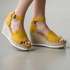 Women's COMFORT (est. 1940) Yellow Maze Suede & Twine Wedge Heel Sandals-Size 7